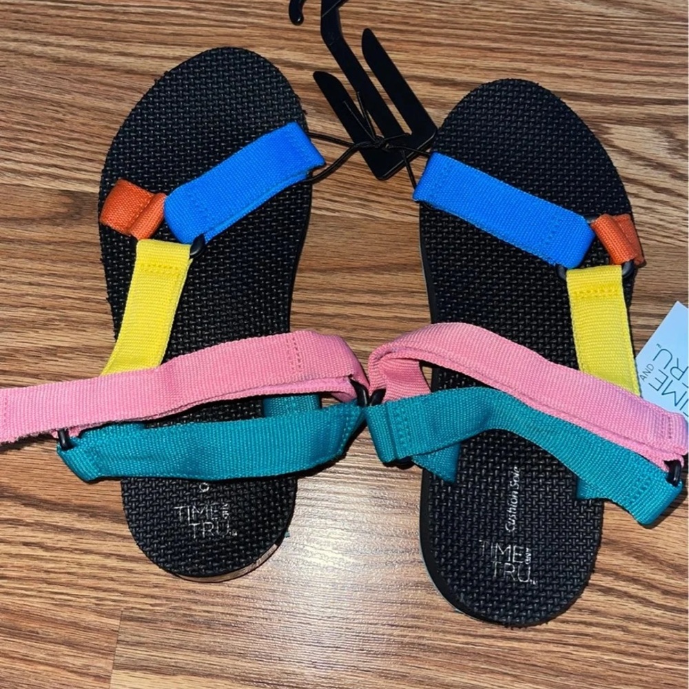 NWT size 7